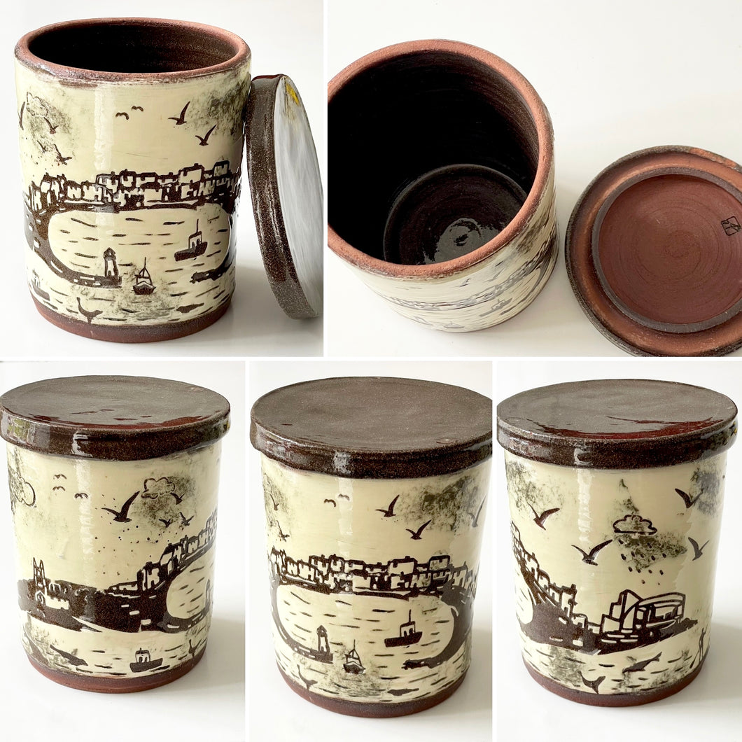 ‘St Ives’ Barrel Jar